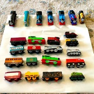 30-pieces of Thomas the train